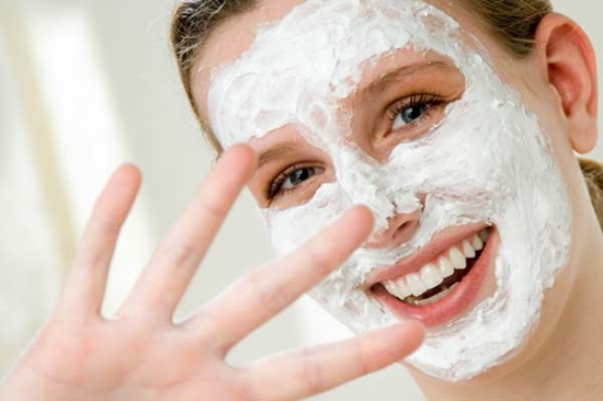 Đắp mặt nạ thường xuyên để cung cấp đầy đủ dưỡng chất cho da mặt