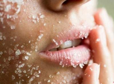 Kiên trì rửa mặt bằng muối để chống nhăn da mặt ngay từ bây giờ